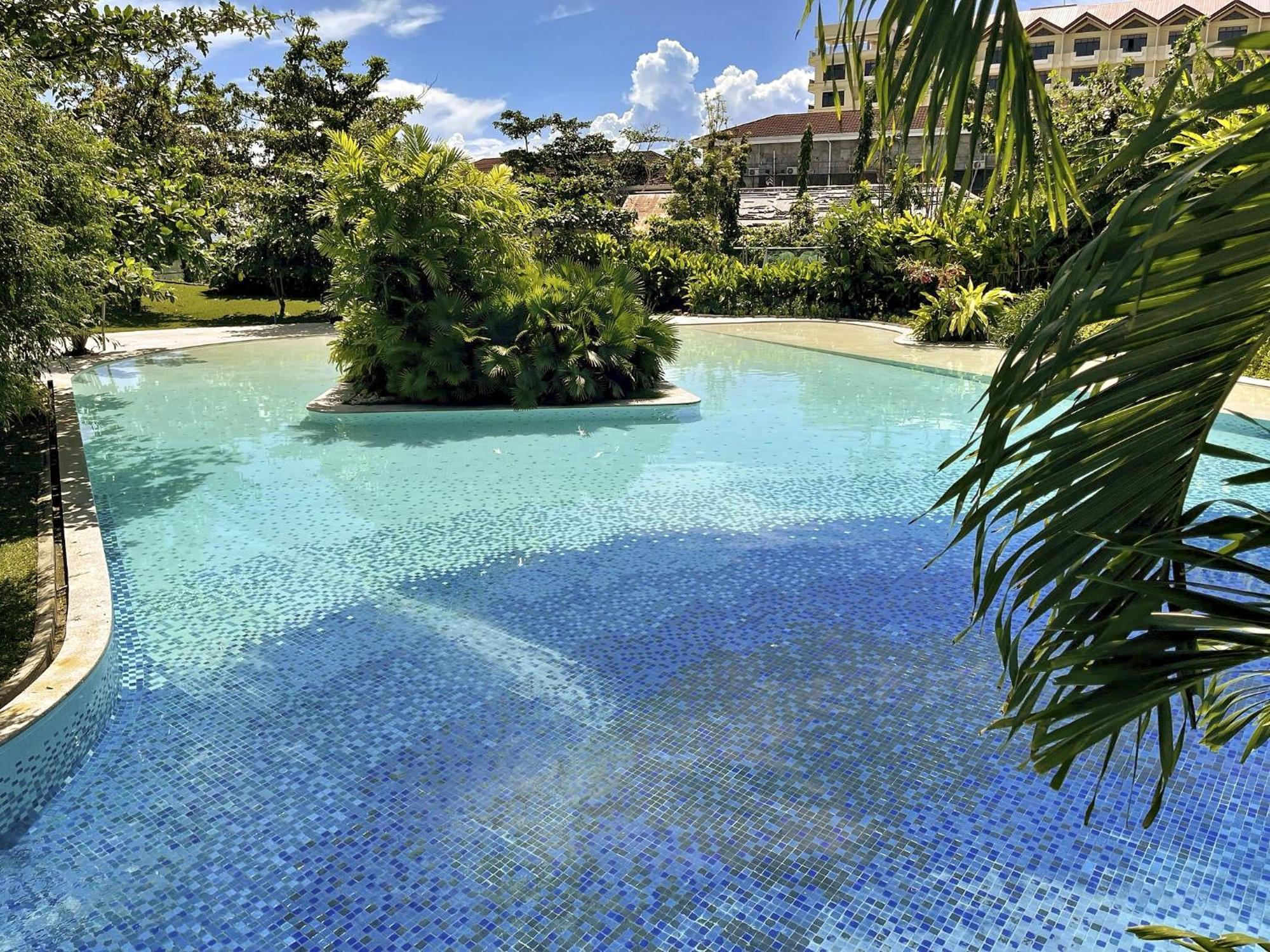 Dominiks Quite And Elegant Studio Ocean View Pool At Tambuli Resort High Floor Lapu-Lapu City Exterior foto